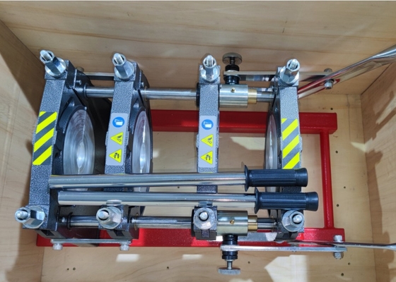 200MM دليل بات الانصهار آلة لحام ، أربعة المشابك HDPE بعقب آلة لحام